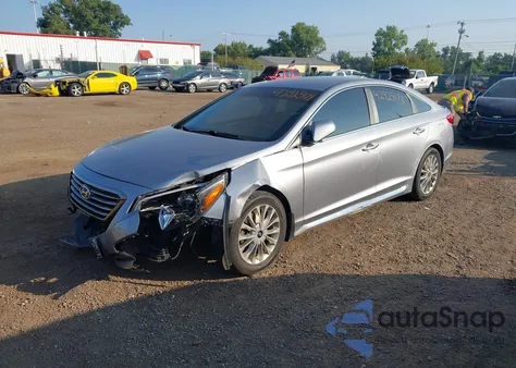 2015 Hyundai Sonata Sport/Limited z USA, uszkodzony, nr VIN 5NPE34AF4FH209728
